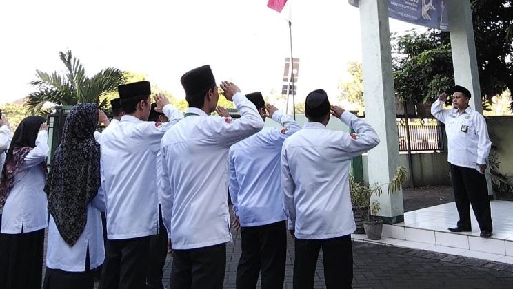 Apel Pagi KUA Balongbendo: Tingkatkan Disiplin dan Pelayanan Prima kepada Masyarakat