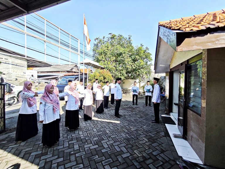 Apel Pagi KUA Waru; KUA Harus Ikuti Perkembangan Zaman