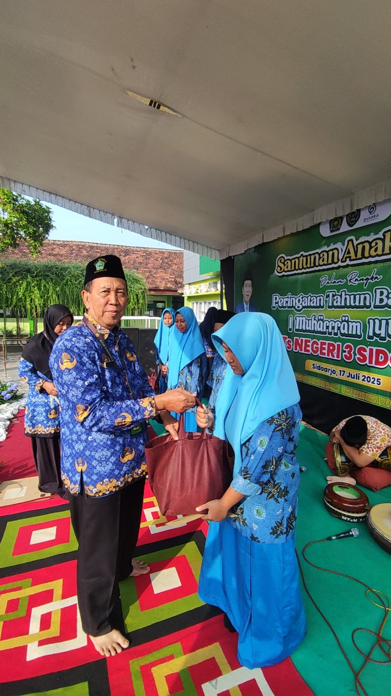 MTsN 3 Sidoarjo Peringati 1 Muharram 1447 H dengan Santunan Anak Yatim dan Doa Bersama