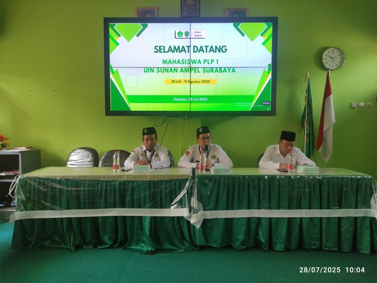 MTsN 3 Sidoarjo Terima 12 Mahasiswa PLP 1 UINSA Surabaya