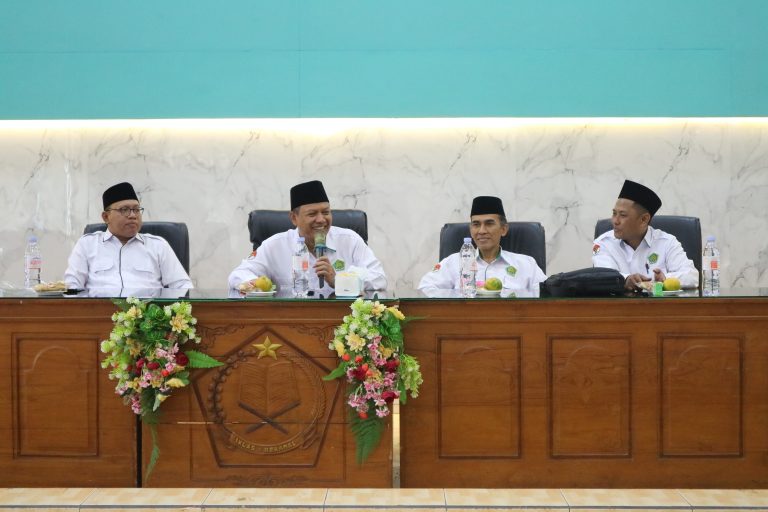 Pencerahan Pengawas oleh Kepala Kantor dan Diseminasi Hasil Bimtek Kurikulum Madrasah