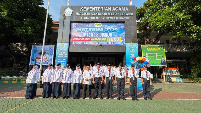 Langkah Awal Menuju Madrasah Bermartabat: 333 Siswa Baru Ikuti MATSAMA di MTsN 1 Sidoarjo