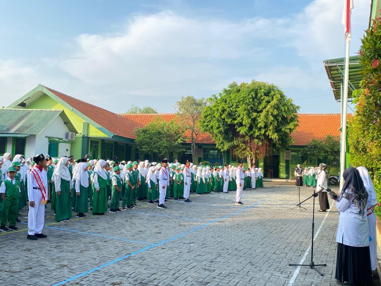 MIN 2 Sidoarjo Buka MATSAMA 2025 dengan Semangat Kreatif dan Nuansa Ramah Lingkungan (Meaningful, Joyful, Mindful)