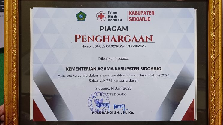 Kemenag Sidoarjo Terima Penghargaan dari PMI atas Kepedulian dalam Gerakan Donor Darah