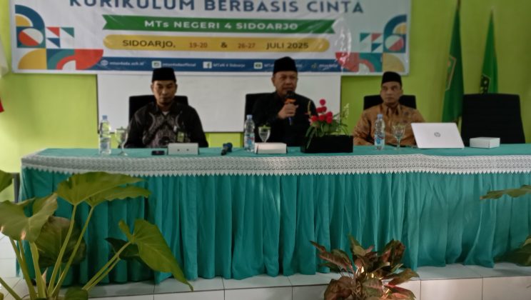 Workshop Deep Learning dan Kurikulum Berbasis Cinta di MTsN 4 Sidoarjo: Membangun Pendidikan yang Bermakna