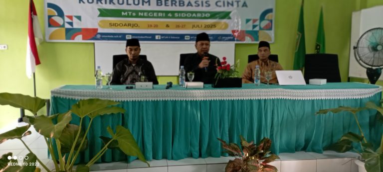 Workshop Deep Learning dan Kurikulum Berbasis Cinta di MTsN 4 Sidoarjo: Membangun Pendidikan yang Bermakna