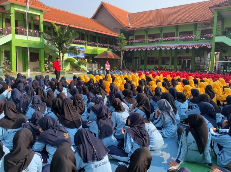 Bebas Narkoba, Hidup Lebih Berharga : MTsN 2 Sidoarjo Bangun Kesadaran Remaja Dalam Penyuluhan Bahaya Narkoba Bersama BNN