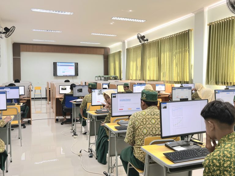 Pelaksanaan Gladi Bersih ANBK di MTsN 2 Sidoarjo: Persiapan Menuju Asesmen Nasional