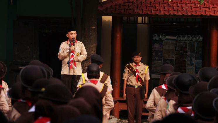 Peringatan Hari Pramuka MAN Sidoarjo: Disiplin, Kunci Kesuksesan