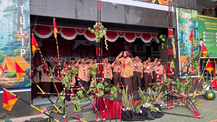 Kolaborasi Untuk Ketahanan Bangsa Dalam Peringatan Hari Pramuka ke-64 di MTsN 1 Sidoarjo