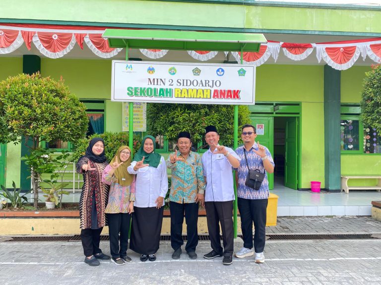 MIN 2 Sidoarjo Terima Kunjungan DLHK dan Dinas Pendidikan: Wujud Kolaborasi Menuju Madrasah Hijau Berkelanjutan