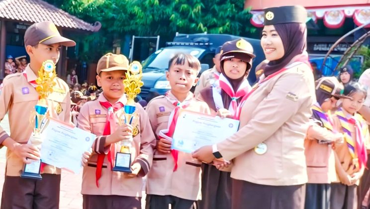Raih Juara 3 Lomba Menggambar Batik, Peserta Didik MIN 1 Sidoarjo Ukir Prestasi di Pesta Siaga Kwarcab Sidoarjo 2025