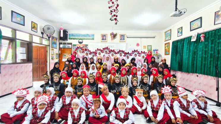 Semangat Merah Putih Membara: Ratusan Peserta Didik MIN 1 Sidoarjo Meriahkan Kemerdekaan dengan Semarak Lomba Agustusan