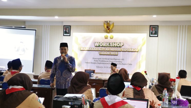 Bapak Kaseri Memberikan Materi Terkait Penerapan AI pada Pembelajaran Deep Learning dan Kurikulum Berbasis Cinta