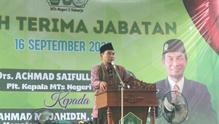 Khidmat dan Penuh Haru, Serah Terima Jabatan Kepala MTs Negeri 2 Sidoarjo