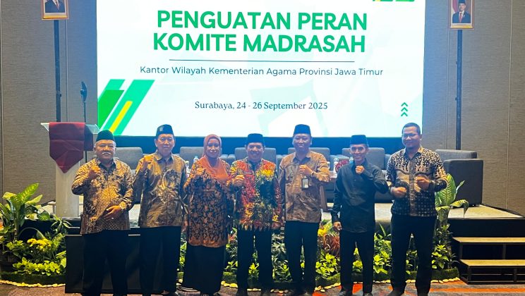 Kakanwil Kemenag Jatim Gelar Penguatan Peran Komite Madrasah, Bahas Mitigasi Risiko Hukum dan Penggalangan Dana Transparan