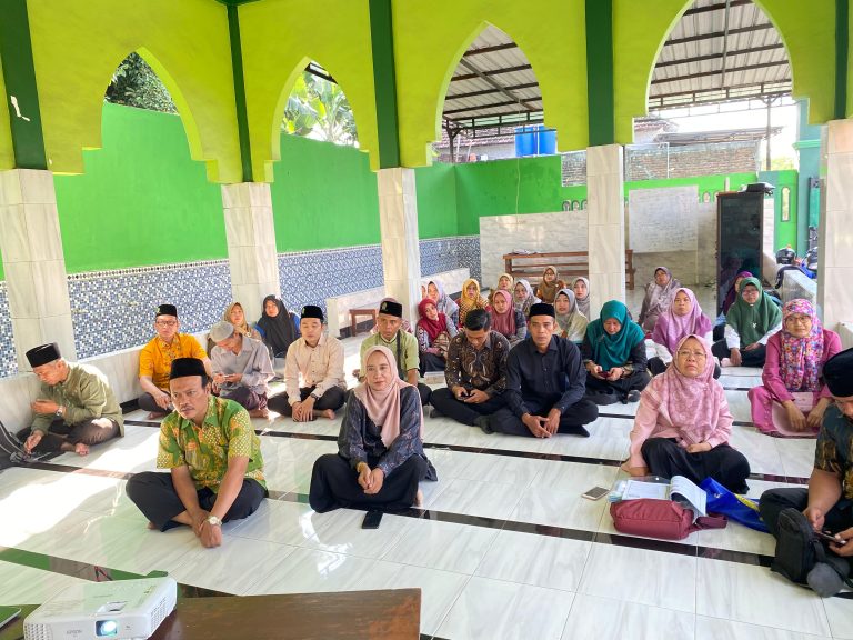 MIN 2 Sidoarjo Ikuti Istighosah Bersama Kemenag untuk Keselamatan Bangsa