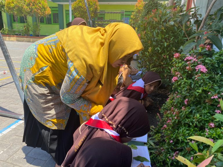 Belajar Tak Lagi Terikat Dinding Kelas, MIN 2 Sidoarjo Terapkan Outdoor Study