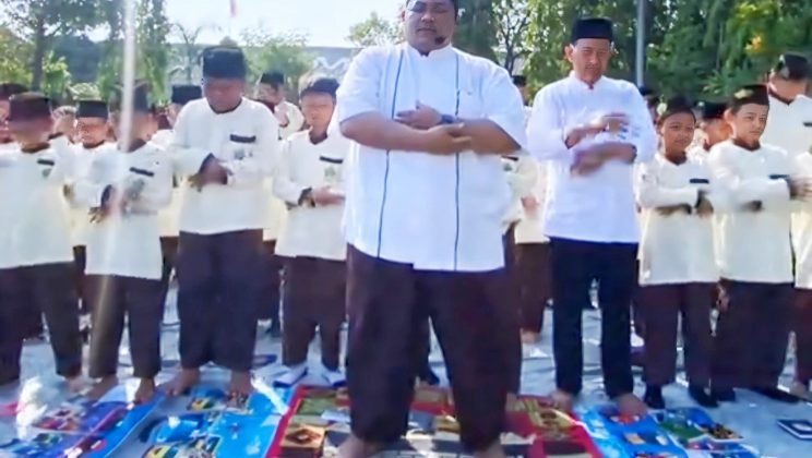 Aksi Solidaritas MIN 1 Sidoarjo: Gelar Sholat Ghaib dan Penggalangan Dana Pasca Tragedi Mushola Ambruk Pondok Pesantren Al Khoziny