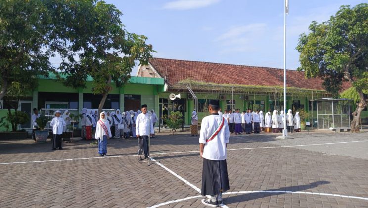 Dari Halaman Madrasah, Semangat Santri MTsN 3 Sidoarjo Menggema untuk Negeri
