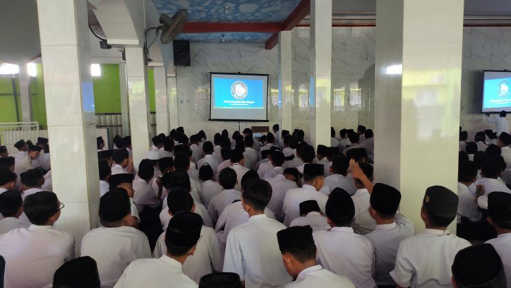 MTsN 3 Sidoarjo Gelar Nobar Film G30S/PKI, Tanamkan Nilai Sejarah pada Siswa
