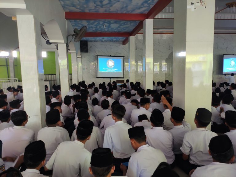 MTsN 3 Sidoarjo Gelar Nobar Film G30S/PKI, Tanamkan Nilai Sejarah pada Siswa