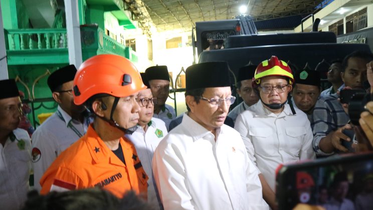 Menag Tinjau Pesantren Al Khoziny, Salurkan Bantuan dan Siapkan Langkah Antisipasi