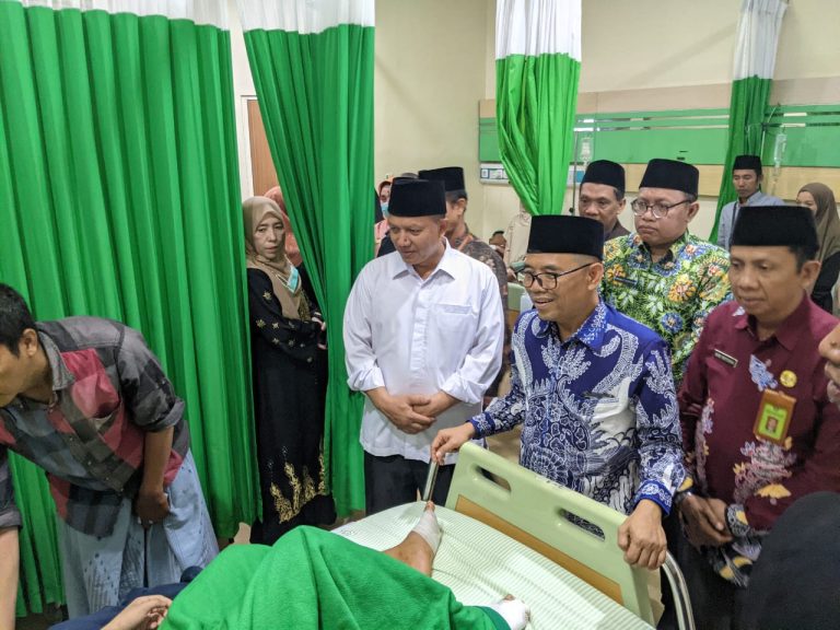 Kemenag Sidoarjo Tuntaskan Penyaluran Bingkisan dan Santunan untuk Santri Korban Ambruknya Musholla Ponpes Al Khoziny