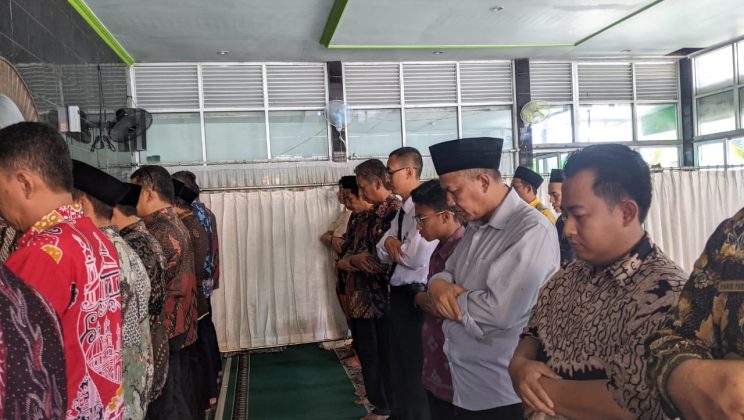 Wujud Kepedulian, Sholat Ghaib dan Doa Bersama untuk Para Korban Ponpes Al Khoziny
