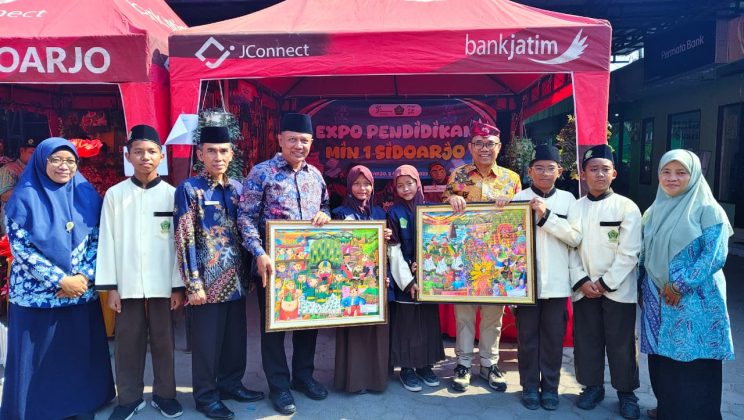 Apresiasi Tinggi Kakanwil Kemenag Jatim untuk Inovasi Daur Ulang MIN 1 Sidoarjo di Gebyar GTK 2025