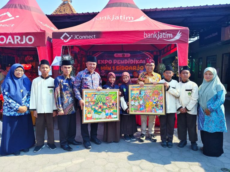 Apresiasi Tinggi Kakanwil Kemenag Jatim untuk Inovasi Daur Ulang MIN 1 Sidoarjo di Gebyar GTK 2025