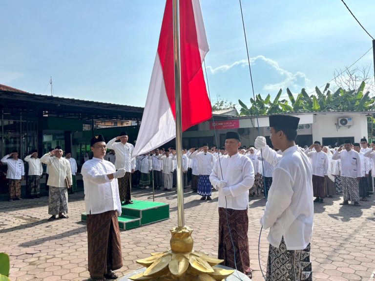 Kemenag Sidoarjo Gelar Upacara Hari Santri 2025 : Tekankan Peran Santri sebagai Penjaga Nilai Kebangsaan