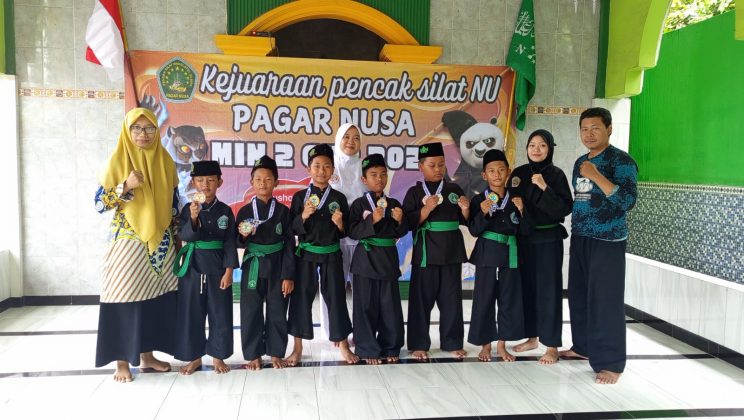 Gerak Tegas, Hati Ikhlas: Pesilat MIN 2 Sidoarjo Ukir Prestasi di Ajang Pagar Nusa!