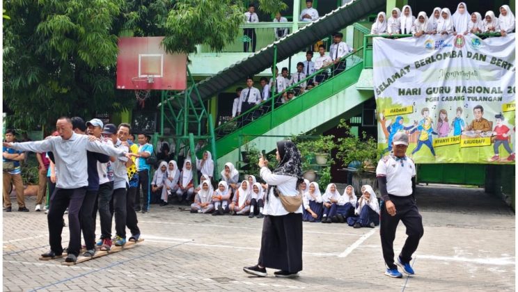 Aksi Langkah PGRI : Meriahkan Hari Guru Nasional dengan Lomba Terompah Gembira di MTs Negeri 4 Sidoarjo