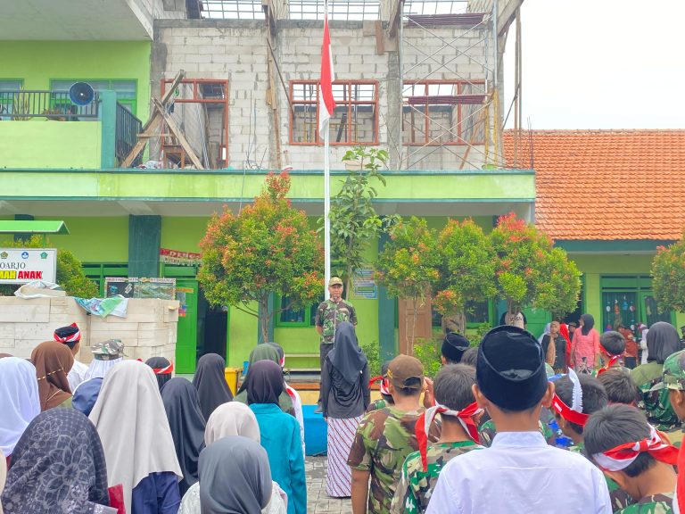 Jejak Kepahlawanan dari Madrasah: MIN 2 Sidoarjo Gelar Apel dan Napak Tilas di Hari Pahlawan