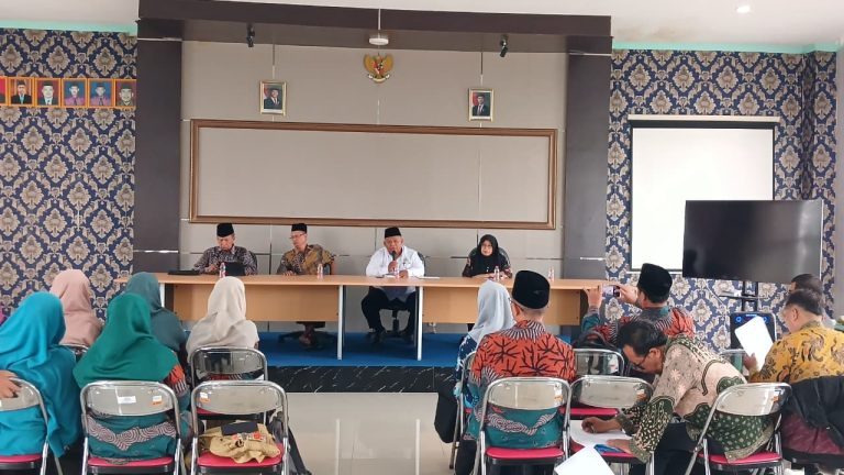 Seksi PAIS Gelar Pembinaan bagi Guru DPK dan Penyusunan SKP Tahun 2025