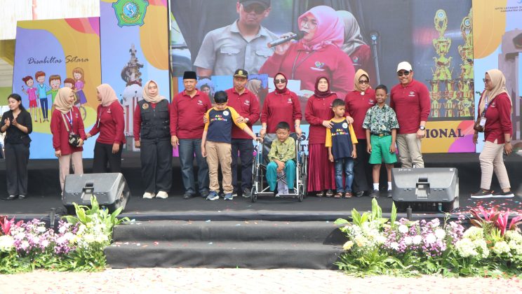 Kemenag Bersama Pemkab Sidoarjo Deklarasikan Sekolah Tanpa Diskriminasi di Peringatan Hari Disabilitas Internasional 2025
