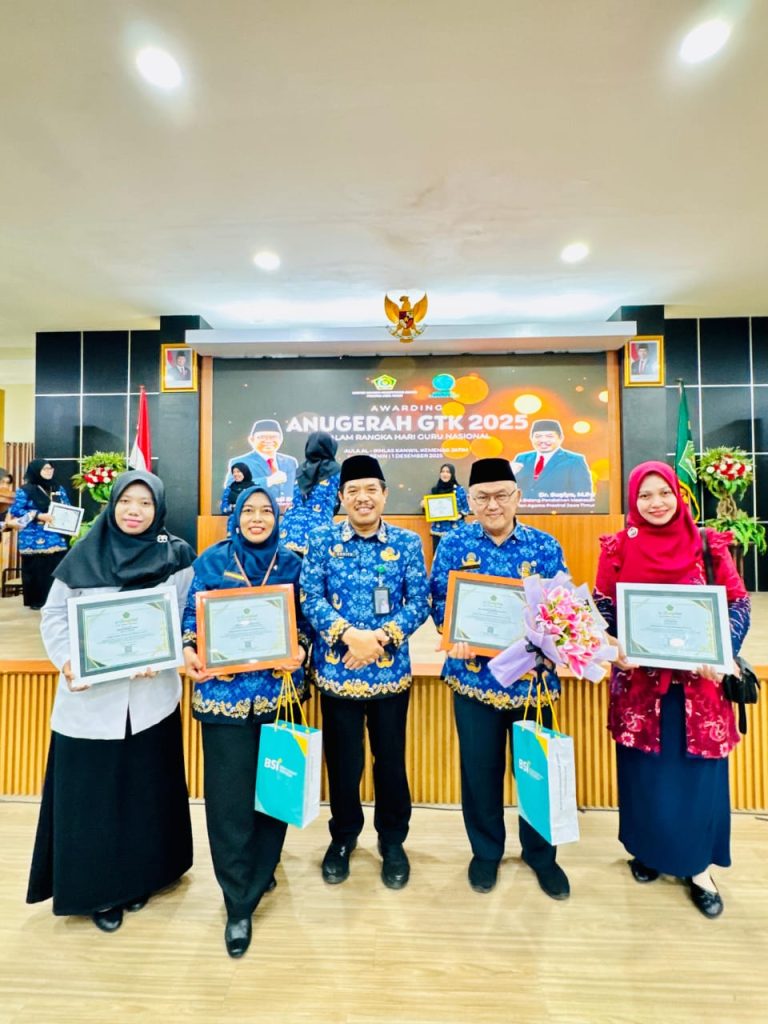 Bangga! Guru dan Tenaga Kependidikan Sidoarjo Raih Anugerah GTK Jatim 2025
