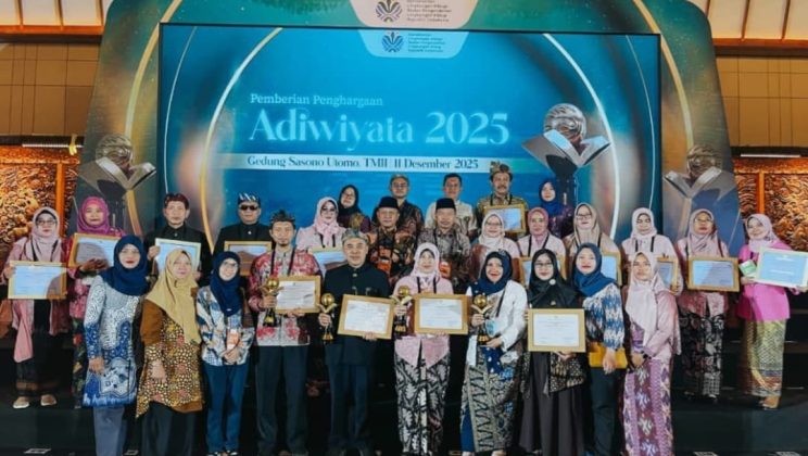 MTsN 4 Sidoarjo Raih Penghargaan Madrasah Adiwiyata Nasional 2025