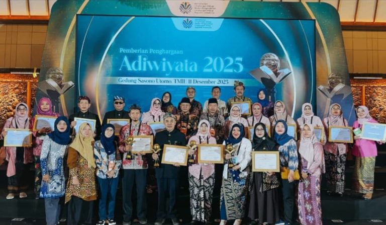 MTsN 4 Sidoarjo Raih Penghargaan Madrasah Adiwiyata Nasional 2025