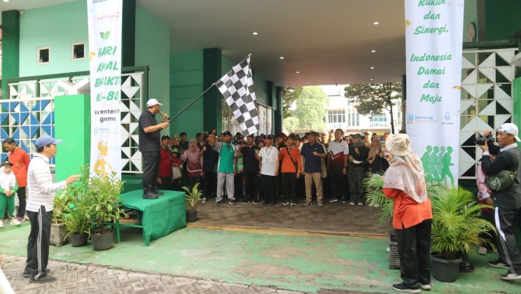 Jalan Sehat Kerukunan Semarakkan Peringatan Hari Amal Bakti Kemenag