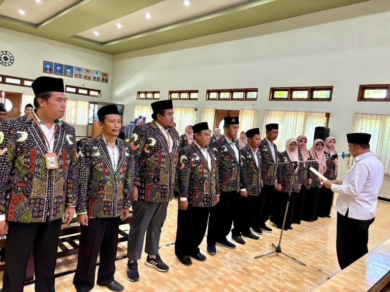 Kakan Kemenag Sidoarjo Kukuhkan Pengurus Pokja Pengawas Madrasah Periode 2026–2029