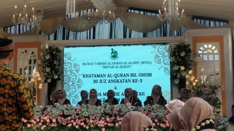 Kepala Kankemenag Sidoarjo Hadiri Khataman Al-Qur’an Bil Ghaib Ponpes Miftah Al-Qur’an Krian