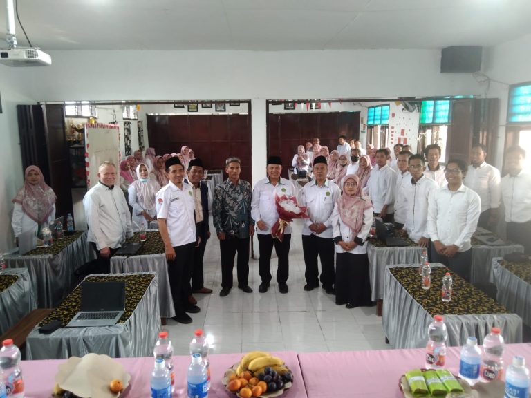 Pelatihan Implementasi Deep Learning dan Kurikulum Berbasis Cinta Digelar di MTs Hasyim Asy’ari Sukodono