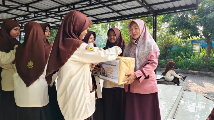 “Pray for Sumatera: MTsN 4 Sidoarjo Tunjukkan Empati Lewat Doa dan Aksi Nyata”