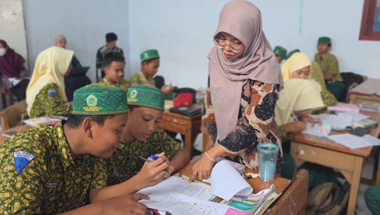 MTsN 2 Sidoarjo Jadi Tuan Rumah Supervisi Klinis Pembelajaran Bahasa Inggris