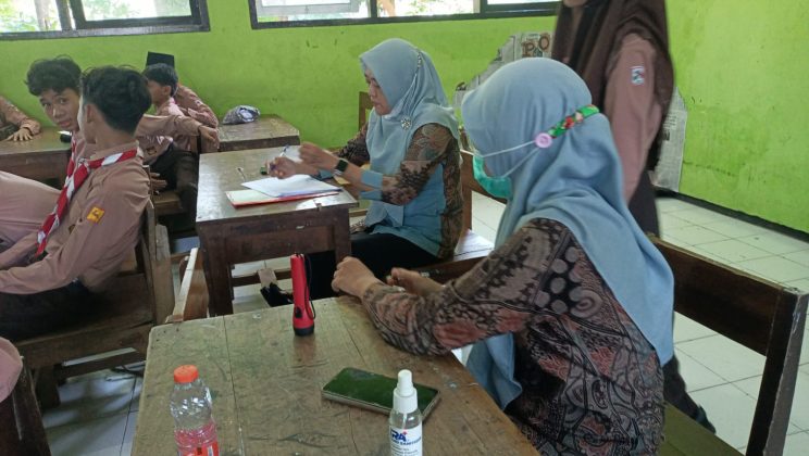 MTsN 4 Sidoarjo Laksanakan Skrining Kesehatan Siswa Bersama Puskesmas Kepadangan