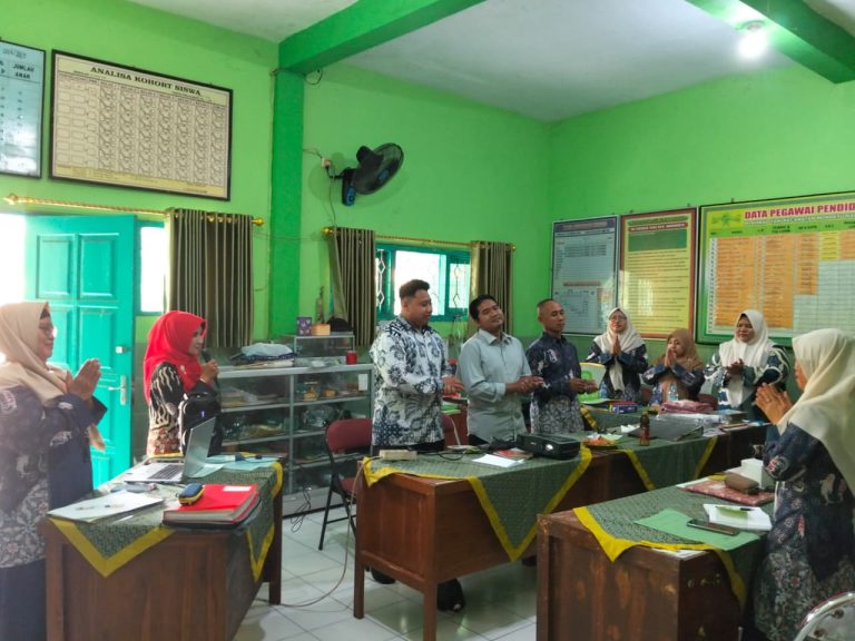 Pengawas Madrasah Berikan Motivasi dan Penguatan Kinerja Guru Semester Genap 2025/2026