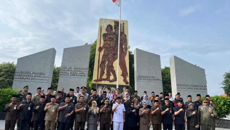 Peringati Hari Jadi ke-167, Pemkab Sidoarjo Gelar Ziarah Makam Pahlawan dan Mantan Kepala Daerah