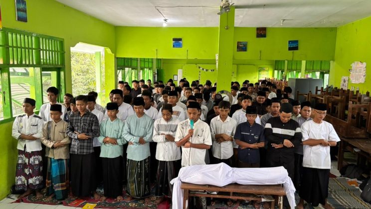 Hari Kedua Pesantren Ramadhan, Siswa MTsN 4 Sidoarjo Praktik Langsung Ibadah Sesuai Jenjang